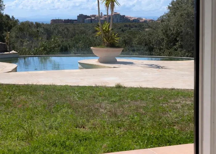 A Macchia, Piscine Et Vue Sur * Bonifacio (Corsica)