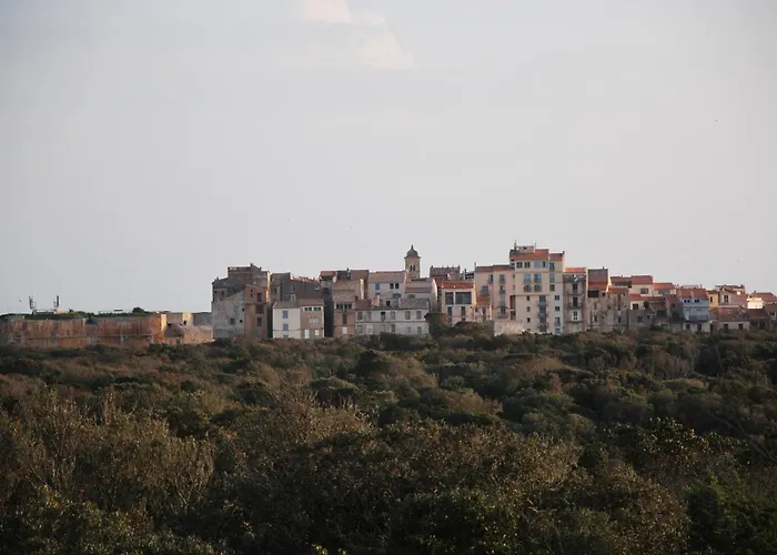 A Macchia, Piscine Et Vue Sur