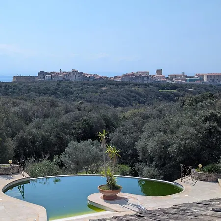 A Macchia, Piscine Et Vue Sur