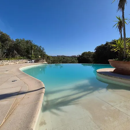 A Macchia, Piscine Et Vue Sur * Bonifacio (Corsica)