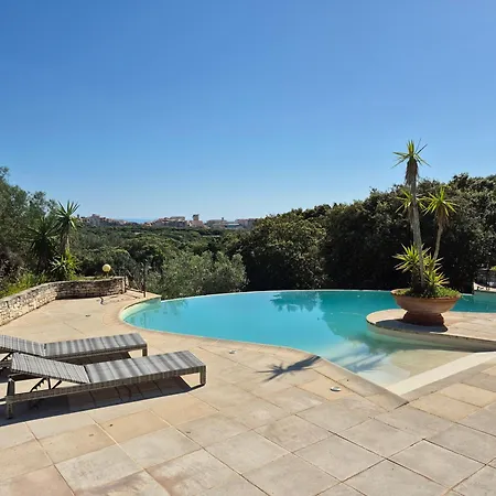 A Macchia, Piscine Et Vue Sur Willa Bonifacio (Corsica)