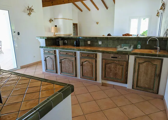 A Macchia, Piscine Et Vue Sur Villa