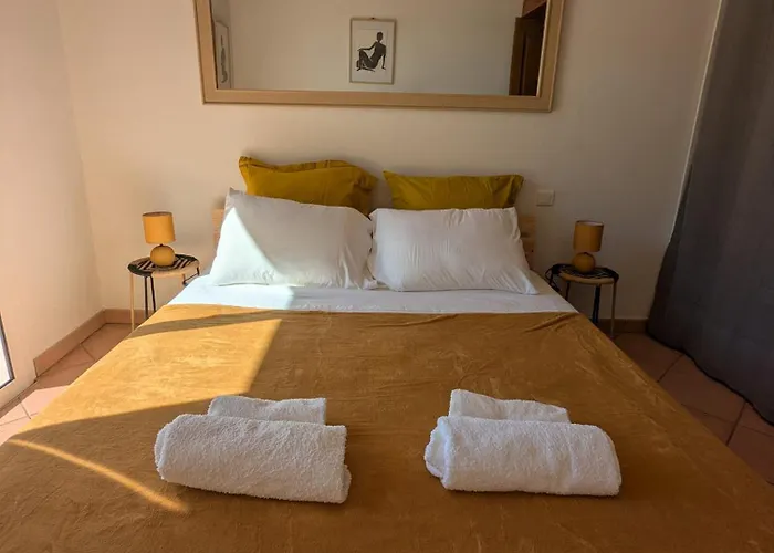 A Macchia, Piscine Et Vue Sur Villa *