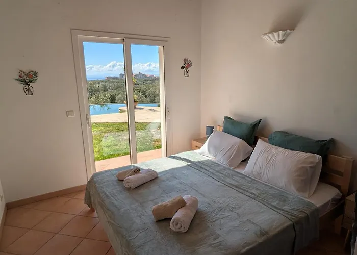 A Macchia, Piscine Et Vue Sur * Bonifacio (Corsica)